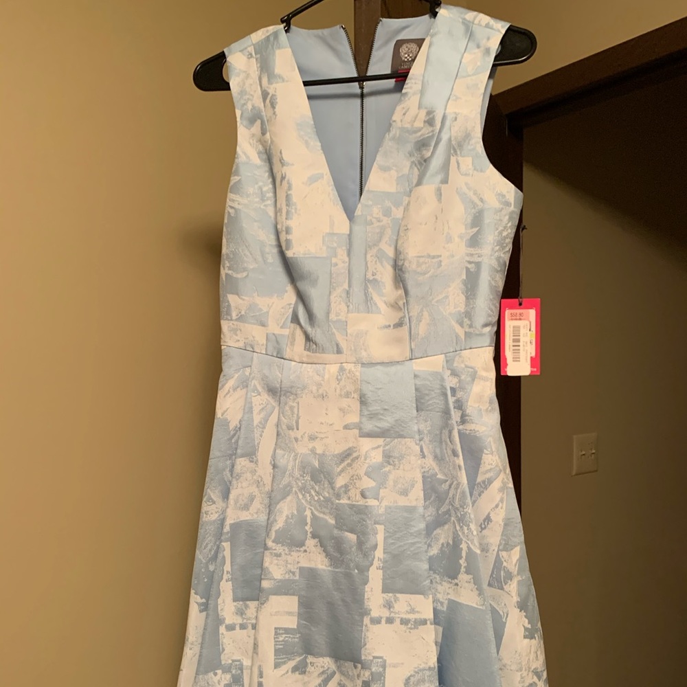 NWT Vince Camuto size 4
